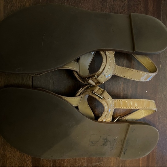 Tory Burch size 8 tan sandals, like new! - Picture 2 of 2